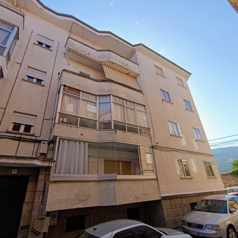 Venta de piso con 3 dormitorios y trastero en Piedrahita (Ávila)