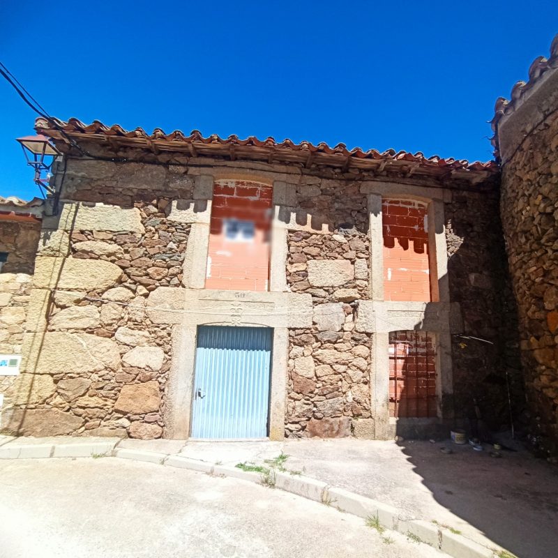Venta de antigua casa de ganado para rehabilitar en Encinares – La Horcajada