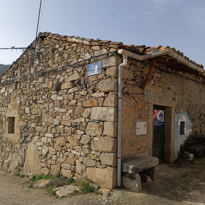 Se vende casa de pueblo en La Aliseda de Tormes (Ávila)