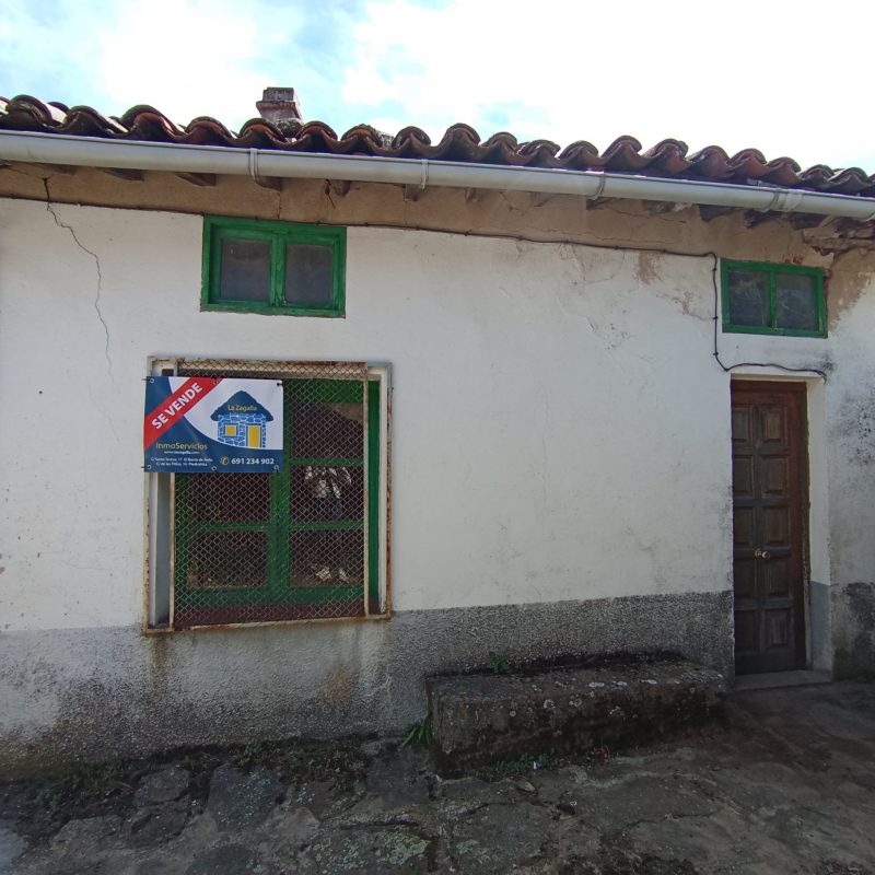 Venta de casa de pueblo para reformar en Santiago de Aravalle (Ávila)