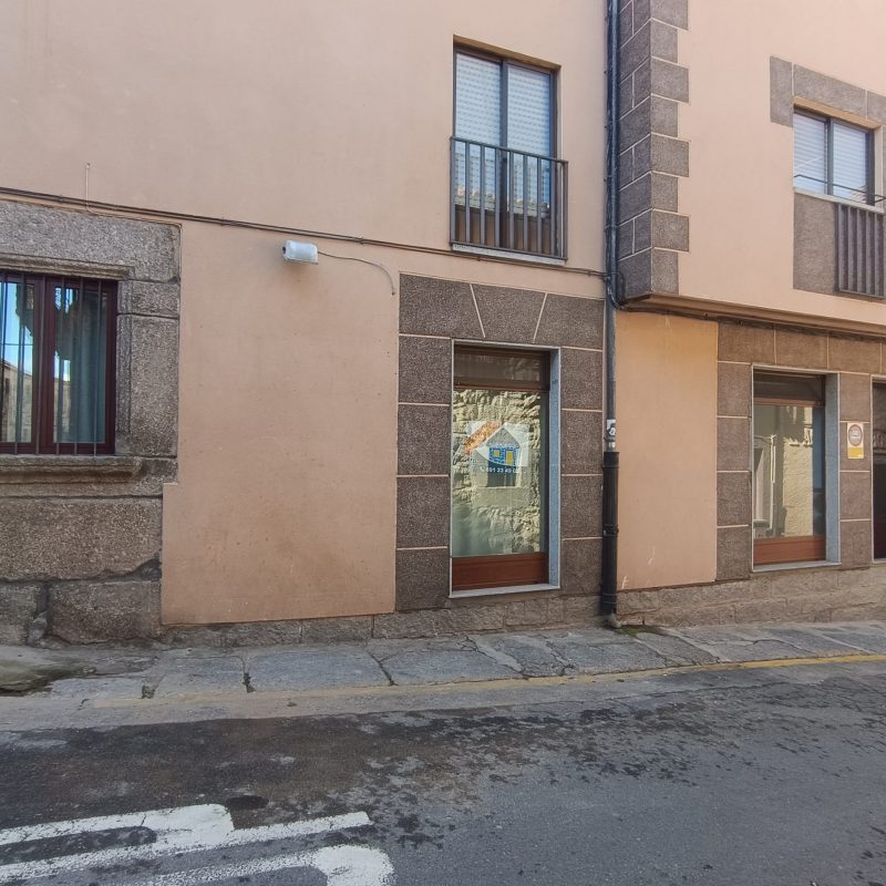 ¡Oportunidad de alquiler en una de las mejores calles de Piedrahita!