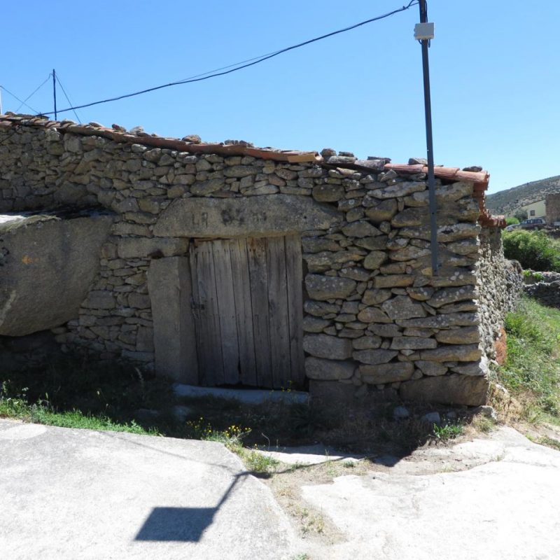 Se vende casillo de piedra en La Angostura (Ávila)