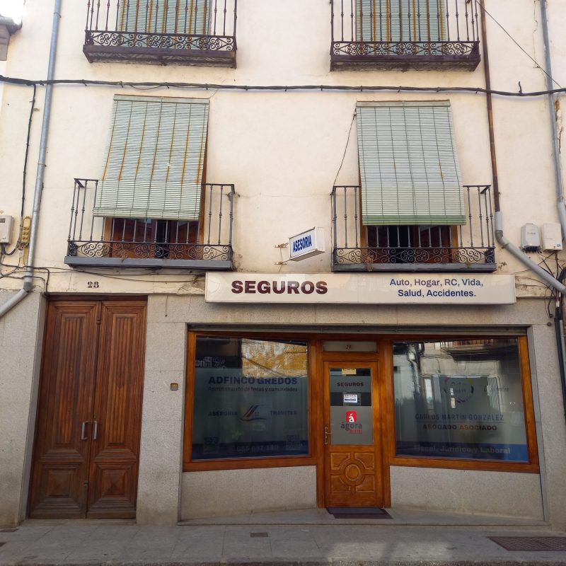 Venta de piso con terraza, patio y almacén en El Barco de Ávila (Ávila)