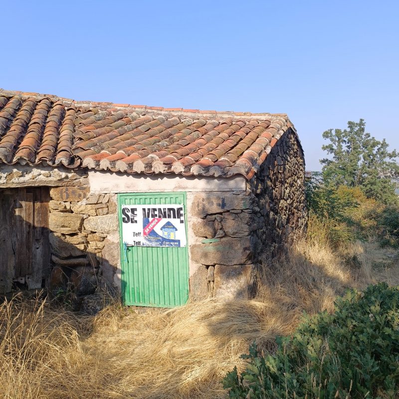Se vende almacén en Las Navas (La Aldehuela, Ávila)