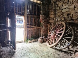Almacén de piedra en Navatejares (Ávila)
