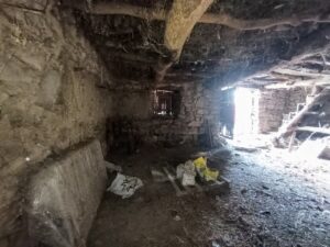 Almacén de piedra en La Lastra del Cano