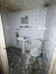 Vivienda con almacén de piedra en Navatejares (Ávila)