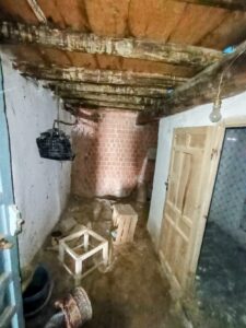 Vivienda con almacén de piedra en Navatejares (Ávila)