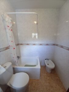 Casa familiar con patio en Amavida (Ávila)