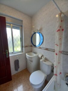 Casa familiar con patio en Amavida (Ávila)