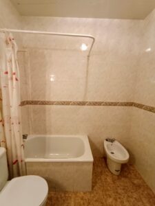 Casa familiar con patio en Amavida (Ávila)