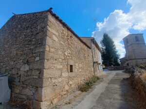 Almacén de piedra en La Lastra del Cano