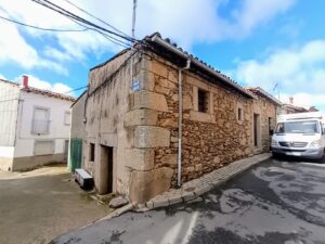 Vivienda de piedra en Navalonguilla (Ávila)