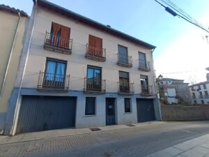 Ático con ascensor y plaza de garaje en El Barco de Ávila (Ávila)