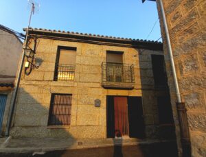 Casa de pueblo con trasteri en San Miguel de Corneja
