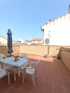 Chalet adosado en Piedrahita con garaje y terraza