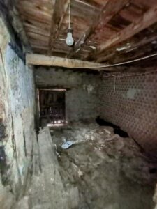 Vivienda con almacén de piedra en Navatejares (Ávila)