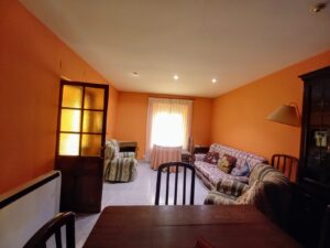 Casa de pueblo con trastero en San Miguel de Corneja