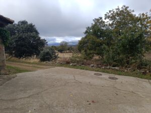 Casa independiente con corral y garaje en Las Navas – La Aldehuela (Ávila)