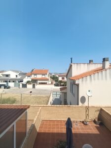 Chalet adosado en Piedrahita con garaje y terraza