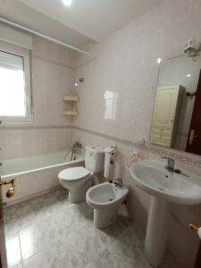 Piso con 3 dormitorios y plaza de garaje en El Barco de Ávila