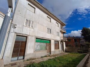 Edificio con terreno en el casco y término de Piedrahita (Ávila)