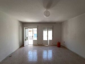 Piso con local en el corazón de Piedrahita (Ávila)