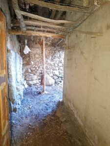 Casa de pueblo con amplio espacio exterior en Gallegos de Solmirón (Salamanca)