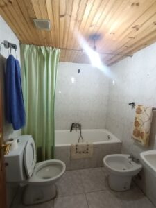 Casa de pueblo con patio en Aldeanueva de Santa Cruz (Ávila)