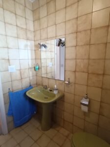 vivienda unifamiliar con patio, garaje y espectaculares vistas a la sierra en Tornavacas (Cáceres)