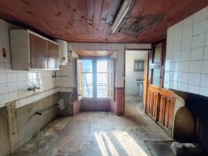 Casa de pueblo con amplio espacio exterior en Gallegos de Solmirón (Salamanca)