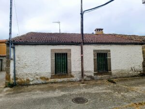 Casa de pueblo a reformar en Gallegos de Solmirón (Salamanca)