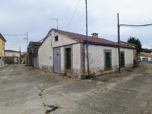 Casa de pueblo a reformar en Gallegos de Solmirón (Salamanca)