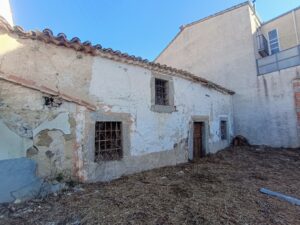 Casa de pueblo con terreno en Santa María del Berrocal (Ávila)