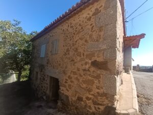 Casa rústica con leñera en Navaescurial (Ávila)