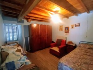 Casa rústica con leñera en Navaescurial (Ávila)