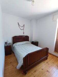 vivienda unifamiliar con patio, garaje y espectaculares vistas a la sierra en Tornavacas (Cáceres)