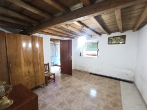 Casa de pueblo con patio en Aldeanueva de Santa Cruz (Ávila)