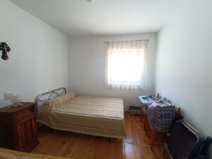 vivienda unifamiliar con patio, garaje y espectaculares vistas a la sierra en Tornavacas (Cáceres)