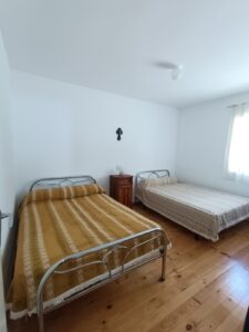 vivienda unifamiliar con patio, garaje y espectaculares vistas a la sierra en Tornavacas (Cáceres)