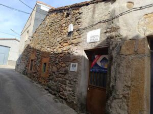 Vivienda de Piedra para Rehabilitar en Navamures (Ávila)