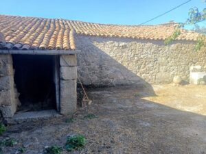 casa de pueblo con patio en Malpartida de Corneja (Ávila)