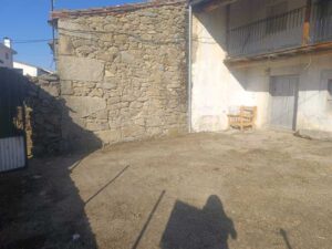Casa de pueblo con patio en Navalmoro – La Carrera (Ávila)