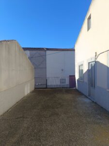 casa de pueblo de planta baja con garaje en Santa María del Berrocal (Ávila)