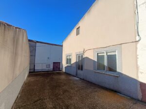 casa de pueblo de planta baja con garaje en Santa María del Berrocal (Ávila)