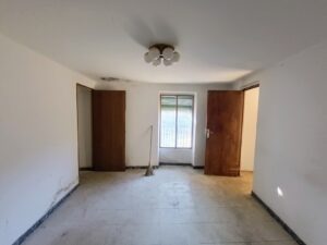 Casa de pueblo con amplio espacio exterior en Gallegos de Solmirón (Salamanca)