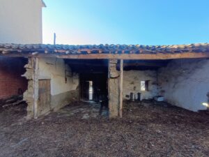 Casa de pueblo con terreno en Santa María del Berrocal (Ávila)